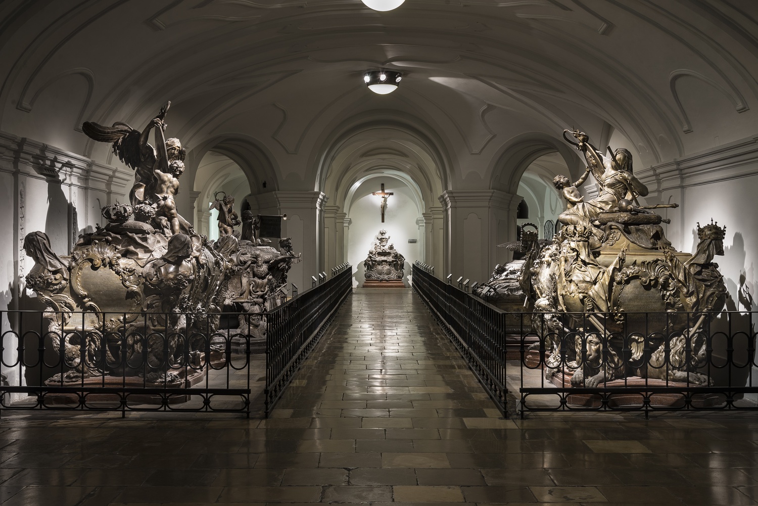 Blick in die Karlsgruft.